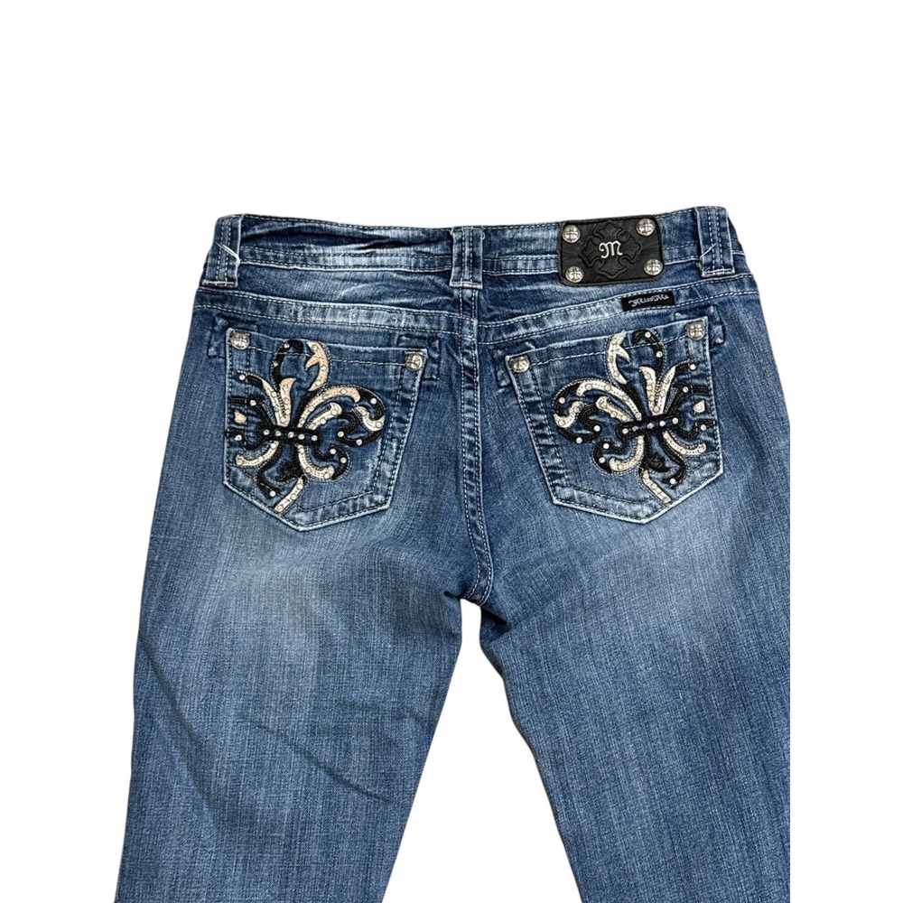 Miss Me Easy Crop Jeans Womens 29 Buckle Fleur De Lis Rhinestone JE6073EC2